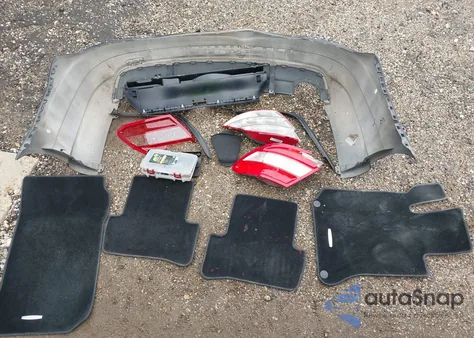 2011 Mercedes-Benz C 300 Sport z USA, uszkodzony, nr VIN WDDGF5EB5BA525563